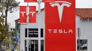 Tesla’s charts point to a decline ahead, says Carter Worth