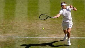 Zverev stands tall to see off Royer and reach Wimbledon third round