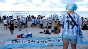 Scaloni hails ’12th man’ as Argentina fans hit Miami