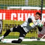 United sign goalkeeper Darlow on two-year deal