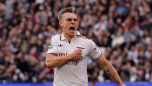 Besiktas sign winger Trossard from Arsenal