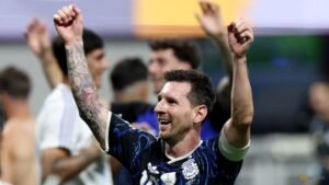 Extended Indian Summer brings Messi back to the summit again