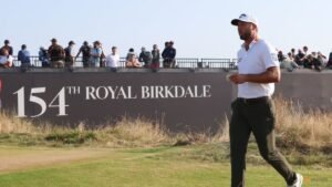 From delivery room to Claret Jug dream, Burns takes Open lead