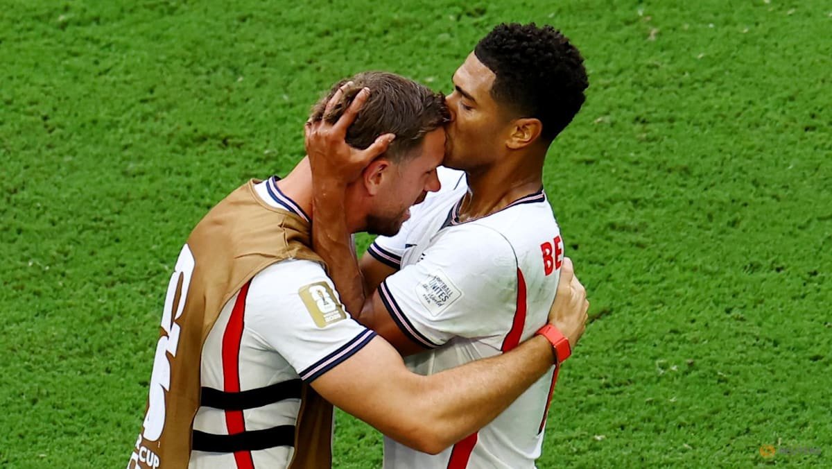 England edge France 6-4 in chaotic World Cup bronze match