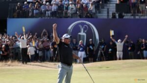 New Zealand’s Fox wins British Open at final hole