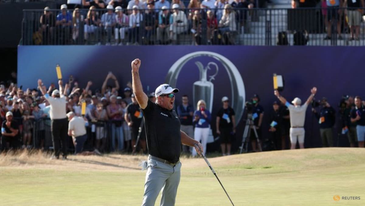 New Zealand’s Fox wins British Open at final hole