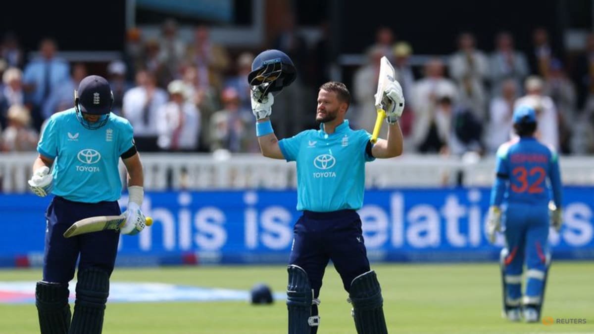 Duckett’s big century sets up England series win over India