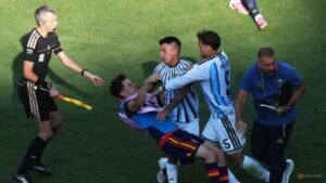 Tempers flare at end of Spain-Argentina World Cup final