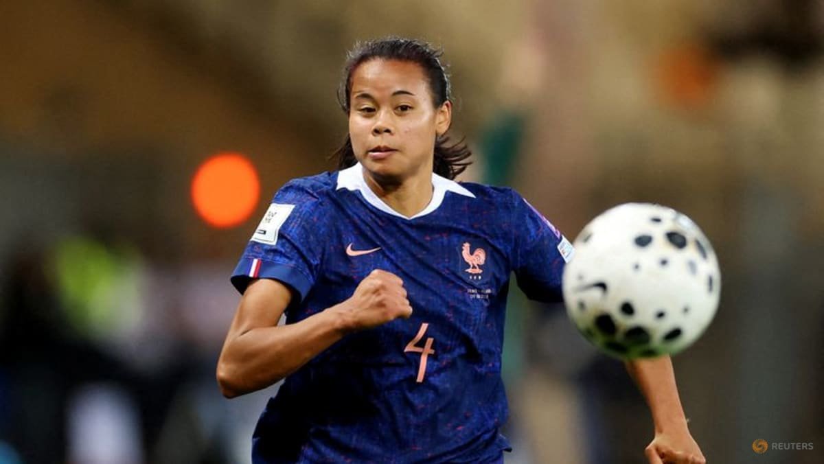 Spurs sign defender Sombath from Lyonnes