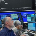 Stocks advance on tech strength; Mideast in focus