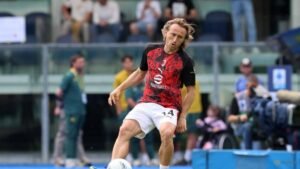 Modric, 40, extends Milan stay until 2027