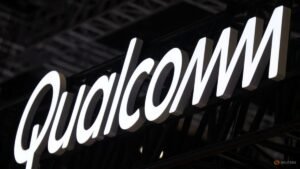 Qualcomm forecasts weak quarterly profit, expects Apple revenue drop to accelerate