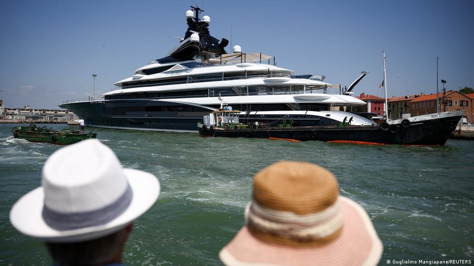 0.00001% – The New Ultra-Wealthy