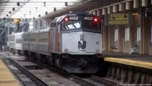 Why US train travel lags behind Asia and Europe