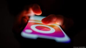 French lawmakers vote on social media ban for children