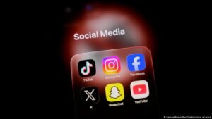 France: First EU country to ban social media use under 15