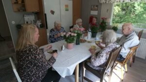 Finland: Seniors move in with caregivers