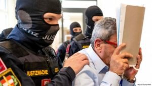 Austrian court convicts 2 former Syrian officials of torture
