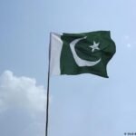 Pakistan: Rescuers scour sea for crashed plane off Karachi