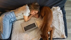 ‘Loneliness influencers’: Being alone brings in the clicks