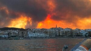 Military, firefighters mobilized to fight Spanish wildfire