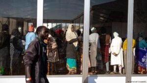 Thousands leave S. Africa over threats of xenophobic attacks
