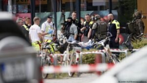 Berlin hostage crisis: Woman freed after hourslong standoff