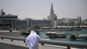 Gulf Nations caught between Iran and the US as war escalates