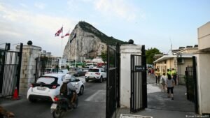 Spain and Britain end Gibraltar border checks