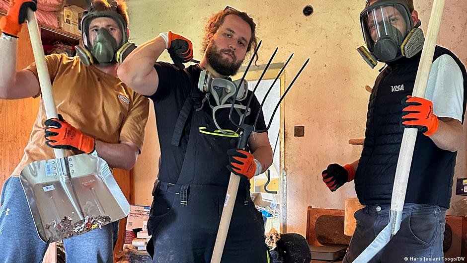 The Czech volunteers helping people with hoarding disorder