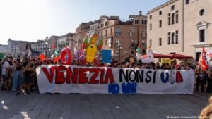 Billionaire US envoy faces Venice protests amid yacht tour