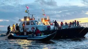 Guyana: Dozens feared dead after ferry capsizes