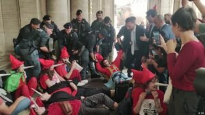 Italy tightens restrictions on the right to protest