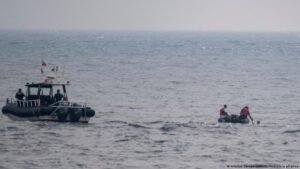 Spain: Hundreds of migrants attempt to swim toward Ceuta