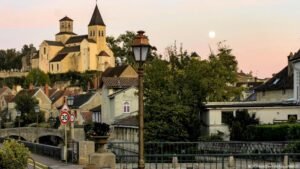 France: 2,500-year-old necklace stolen from museum