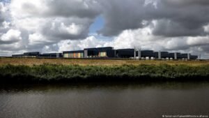 EU aims to build AI gigafactories of its own