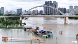Death toll from landslide in northwest China rises to 21