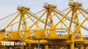Australia dock workers call for 28-hour week in AI talks