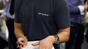 Stocks making the biggest moves midday: Palantir, Amazon, SpaceX, Sandisk, Snap & more