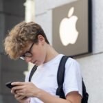 Apple can get a big boost from a foldable iPhone, says Rothschild