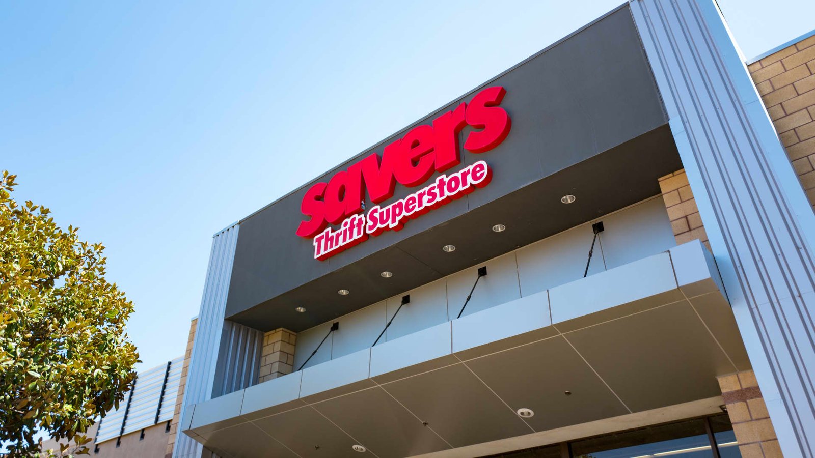 Savers Value Village thrift store launches new AI tool to price items