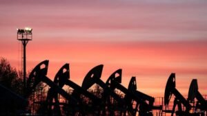 Oil steadies after two-day slump as investors eye Hormuz traffic