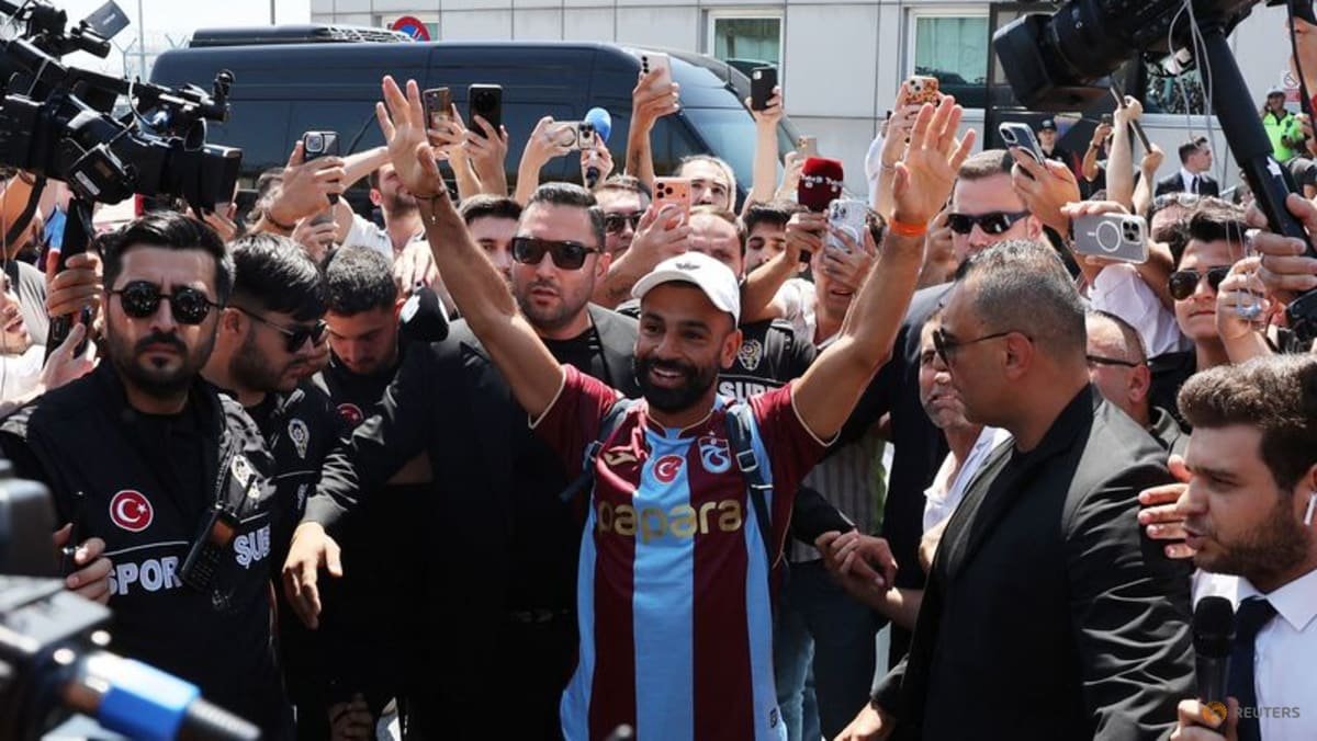 Salah arrives in Turkey ahead of expected move to Trabzonspor