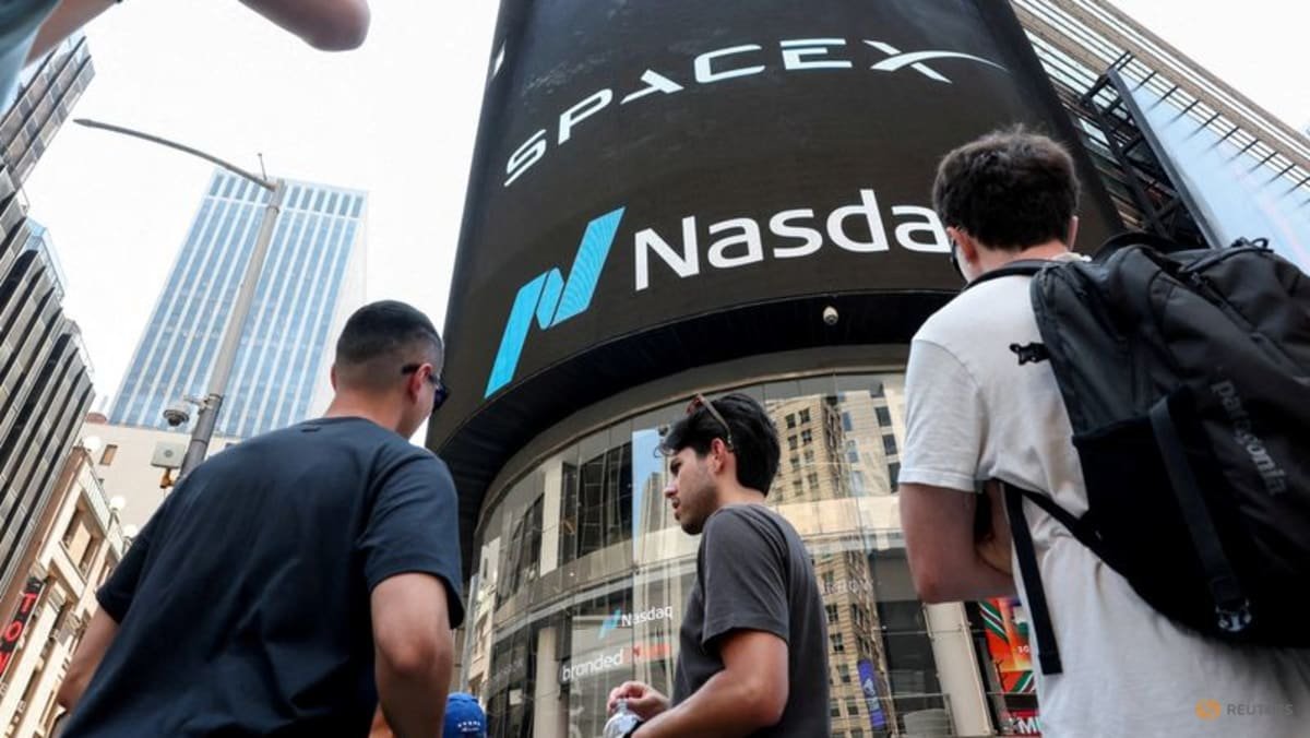 SpaceX attracts retail buyers after post-earnings share slide