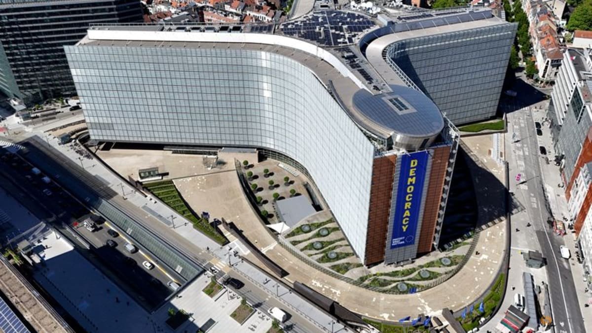 EU Commission signs contract to expand IRIS2 satellite constellation