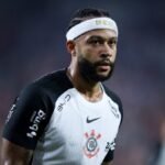 Depay says Corinthians breached agreement after opting not to extend his contract