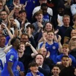 Chelsea and Fulham reach League Cup third round as Welbeck scores on debut