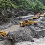 Rain, risks of more floods complicate Chinese rescue in Tibet mudslide