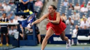 Kostyuk cruises past Hunter into US Open second round