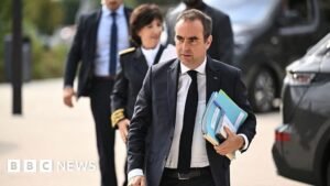 Europe wildfires: Lecornu heckled over French emergency response